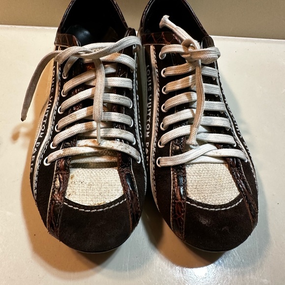 Louis Vuitton tennis shoes - Picture 6 of 9